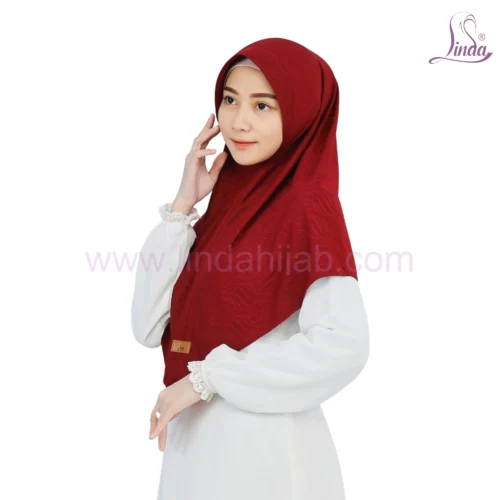 Luxurious Patterned Maroon Hijab for Girls - Elegant & Comfortable Wear - Image 2