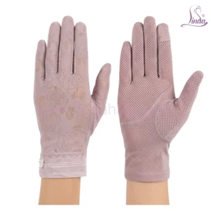 Luxurious Embroidered Gloves with Ornate Floral Design